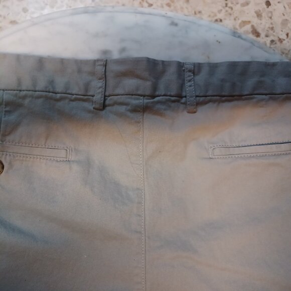 Old Navy Men's Shorts SZ 42 Slim Gray - Picture 3 of 4